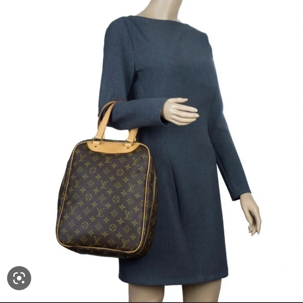 Louis Vuitton monogram excursion